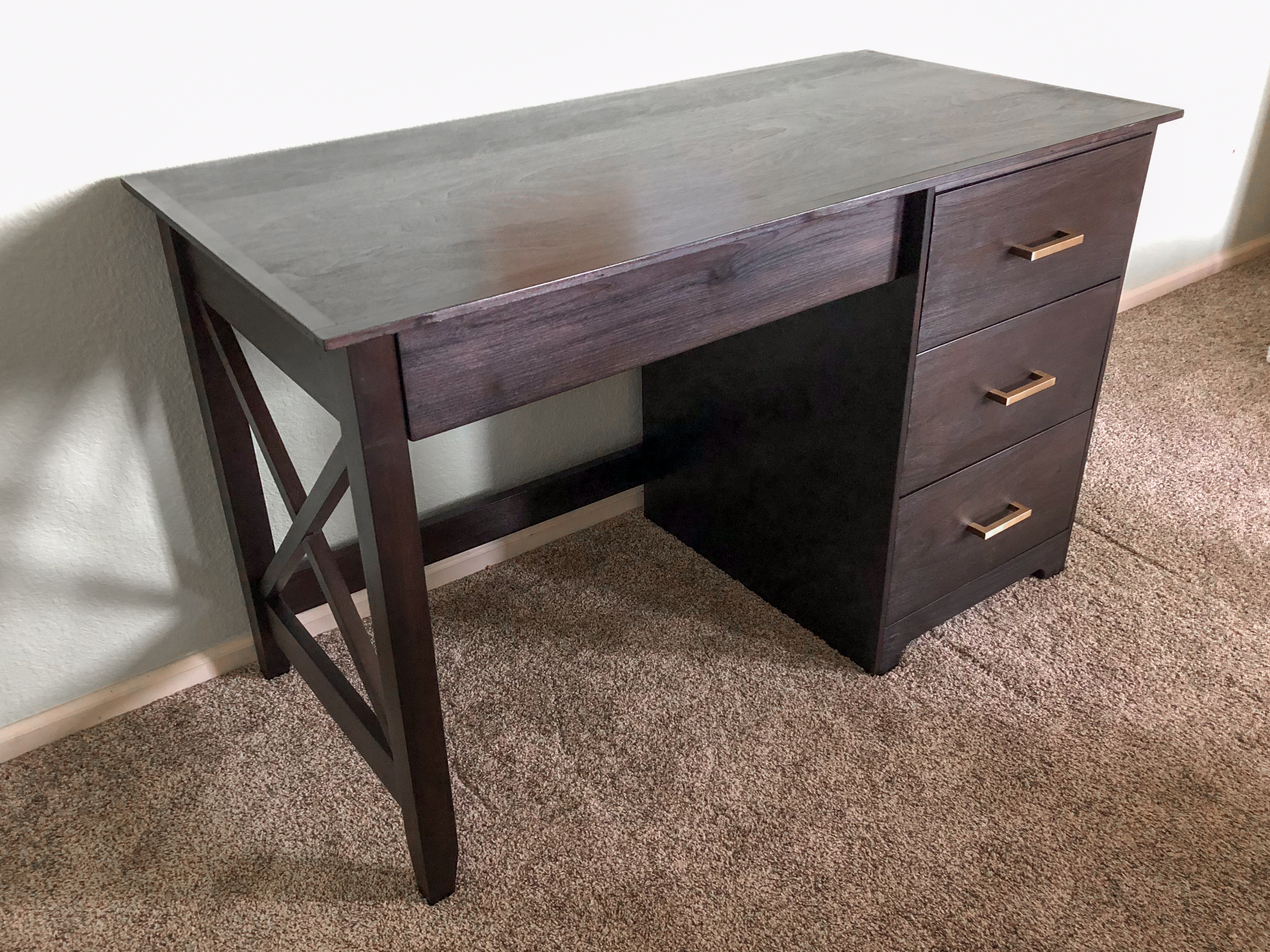 Building a Custom Desk for My Daughter